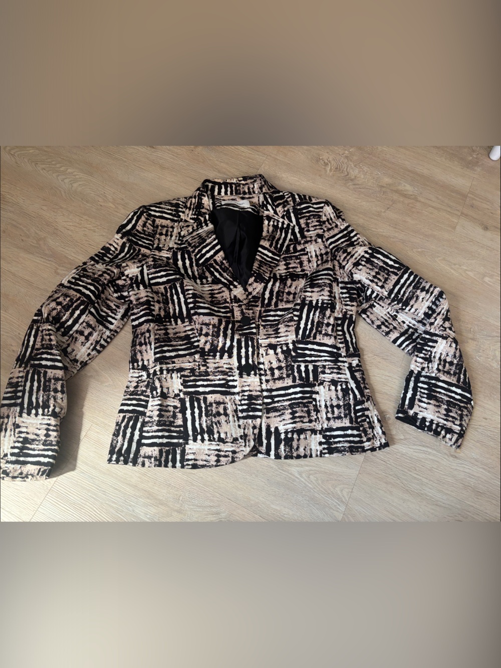 Calvin Klein Women’s Black & Cream Patterned Blazer
